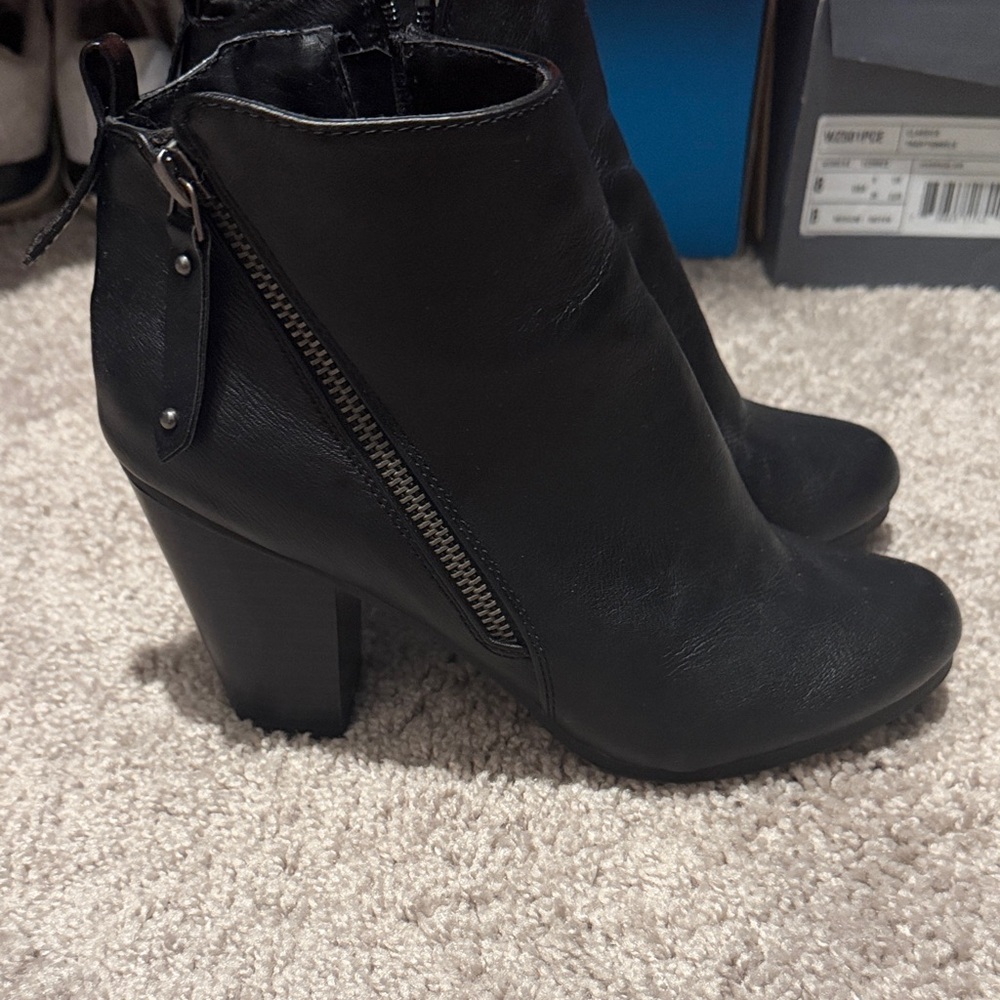 Breckelles Black Ankle Booties with Zipper